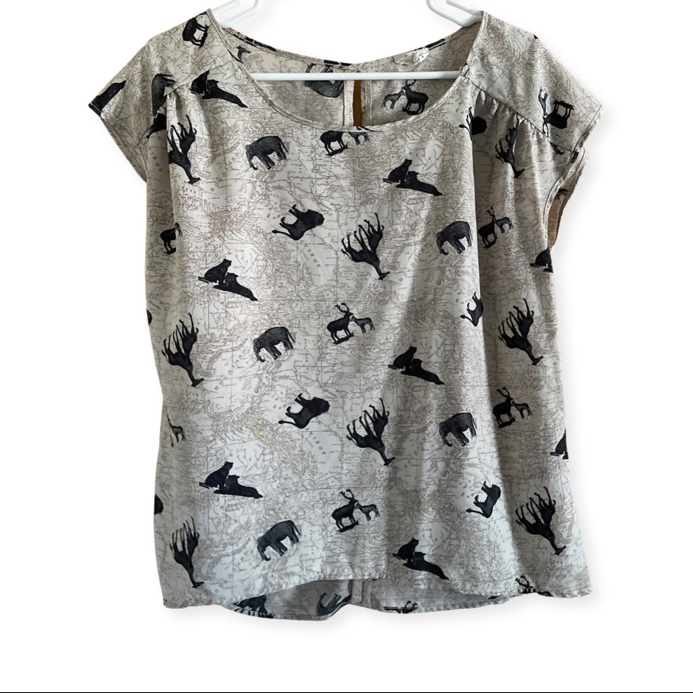 Lightweight Blouse with Peekaboo Back